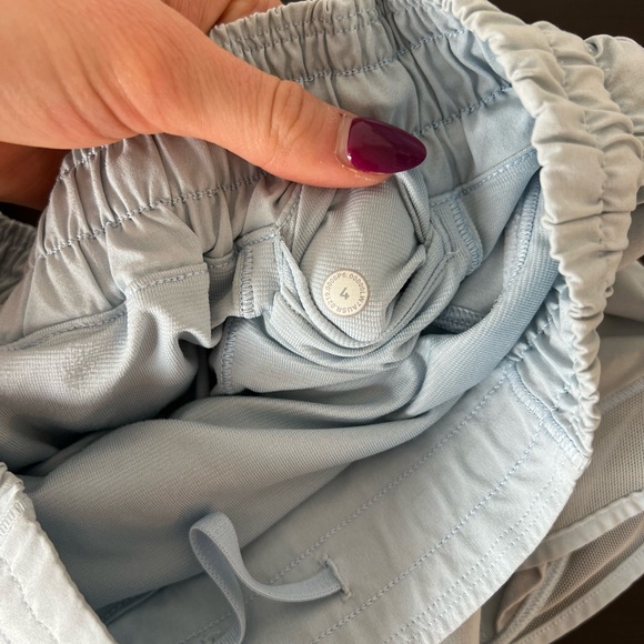 Lululemon Hotty Hot 2.5” Shorts - Powder Blue - Picture 7 of 8